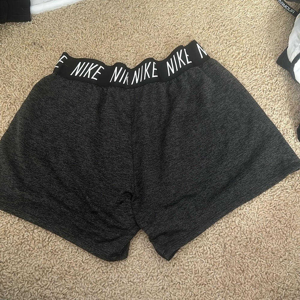 Black Nike shorts size XL kids